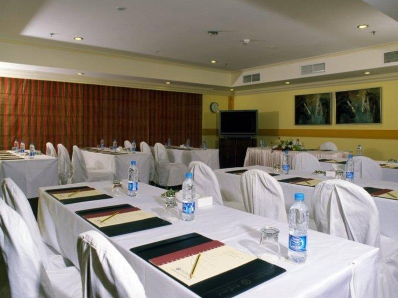Al Safir Hotel Манама Екстериор снимка