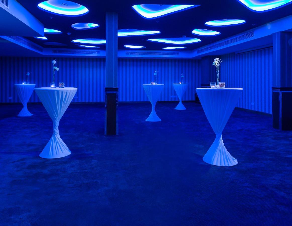 Al Safir Hotel Манама Екстериор снимка